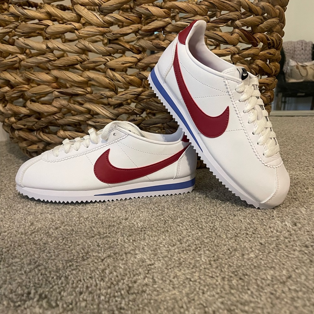 NEW Nike cortez white/varsity red